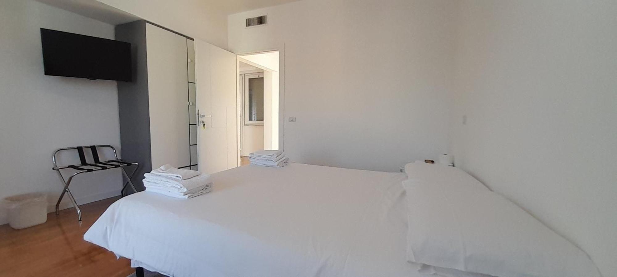 Double or Twin Room with Shared Bathroom,1574742122:JPEG