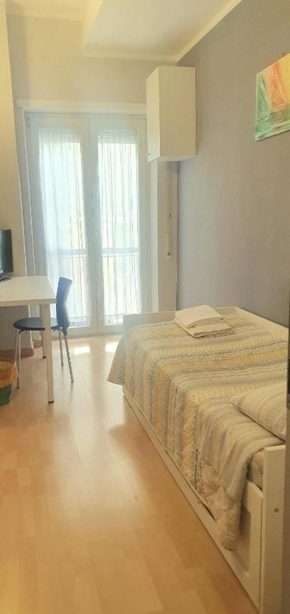 Single Room with Private External Bathroom,1605385918:JPEG