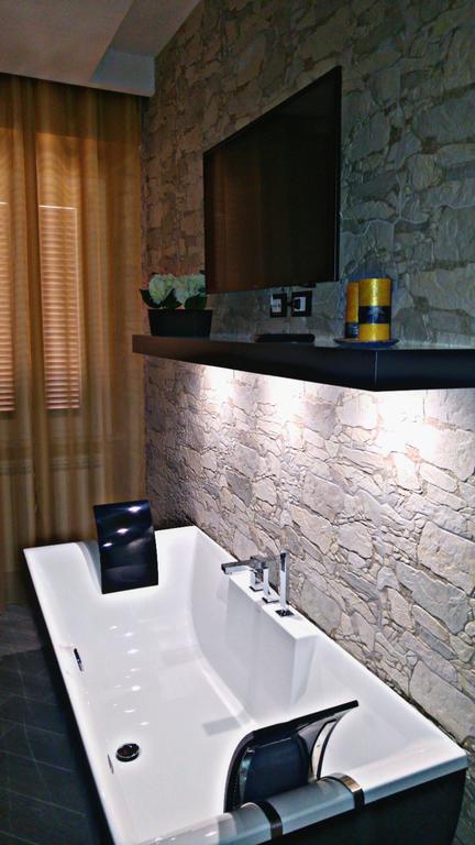 Luxury Suite,326551465:JPEG