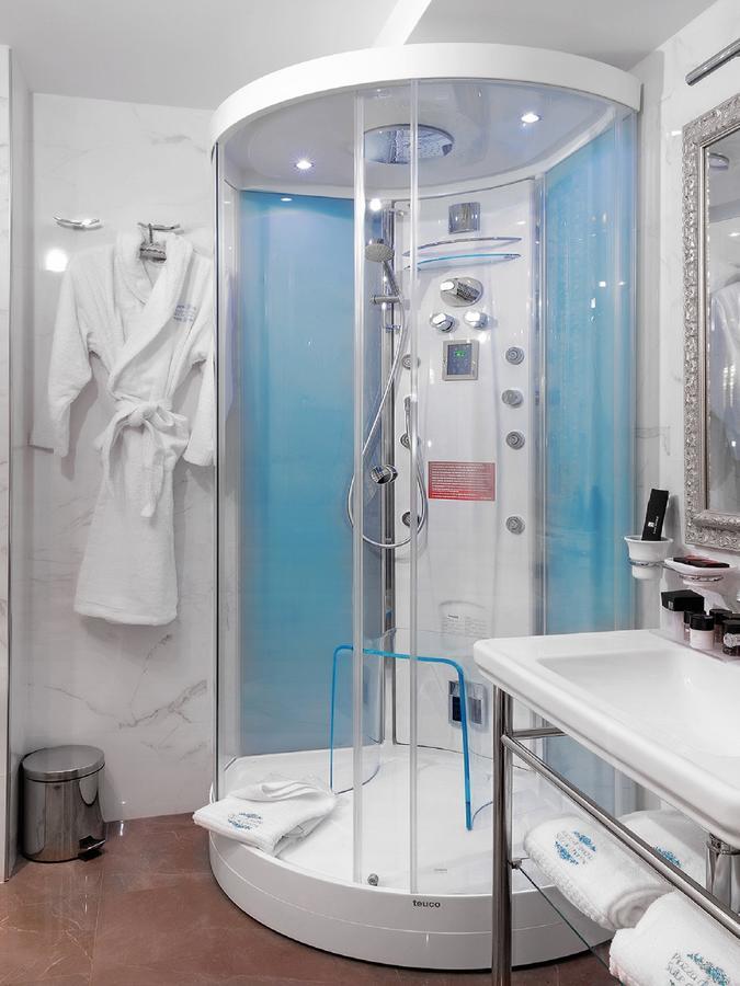 Deluxe Room,665257629:JPEG