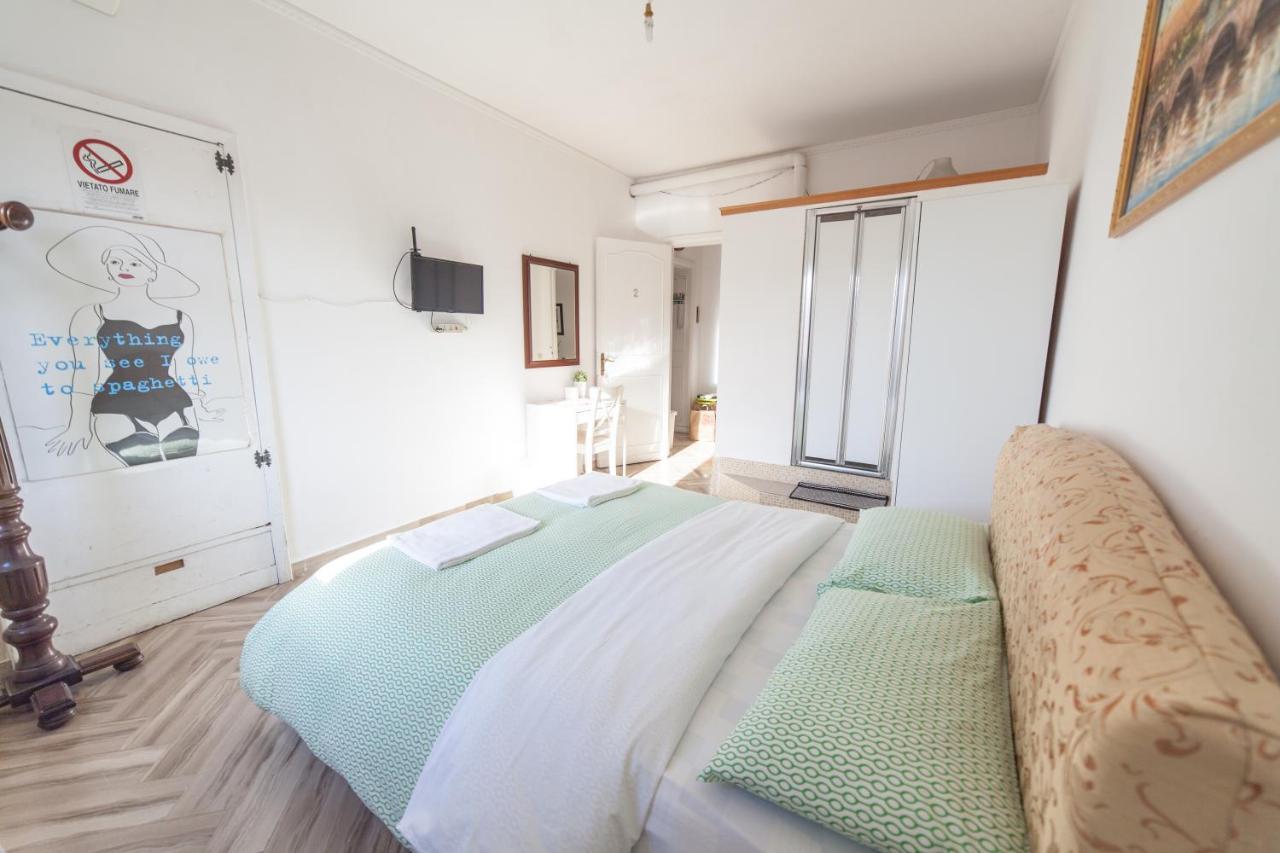Double Room Private Bathroom