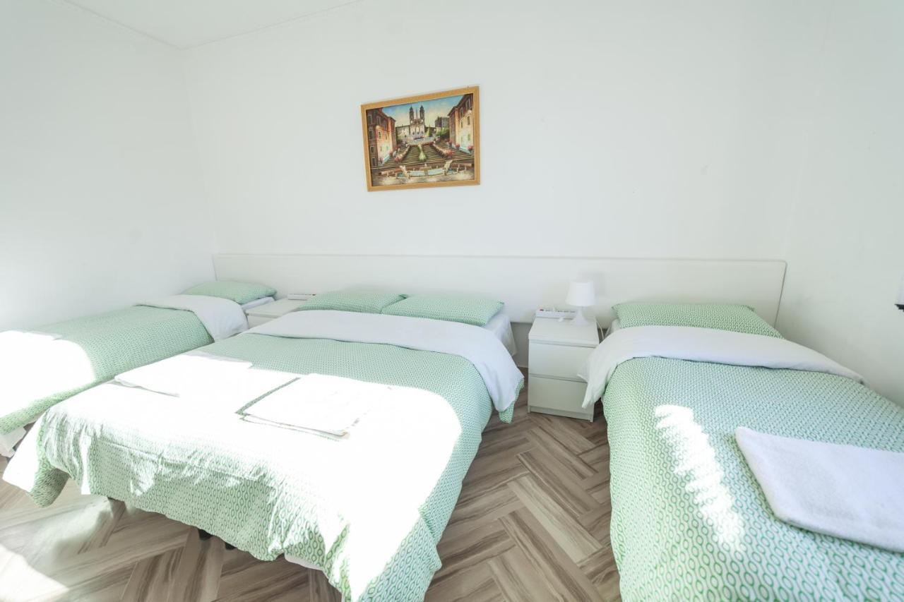 Quadruple Room Private Bathroom
