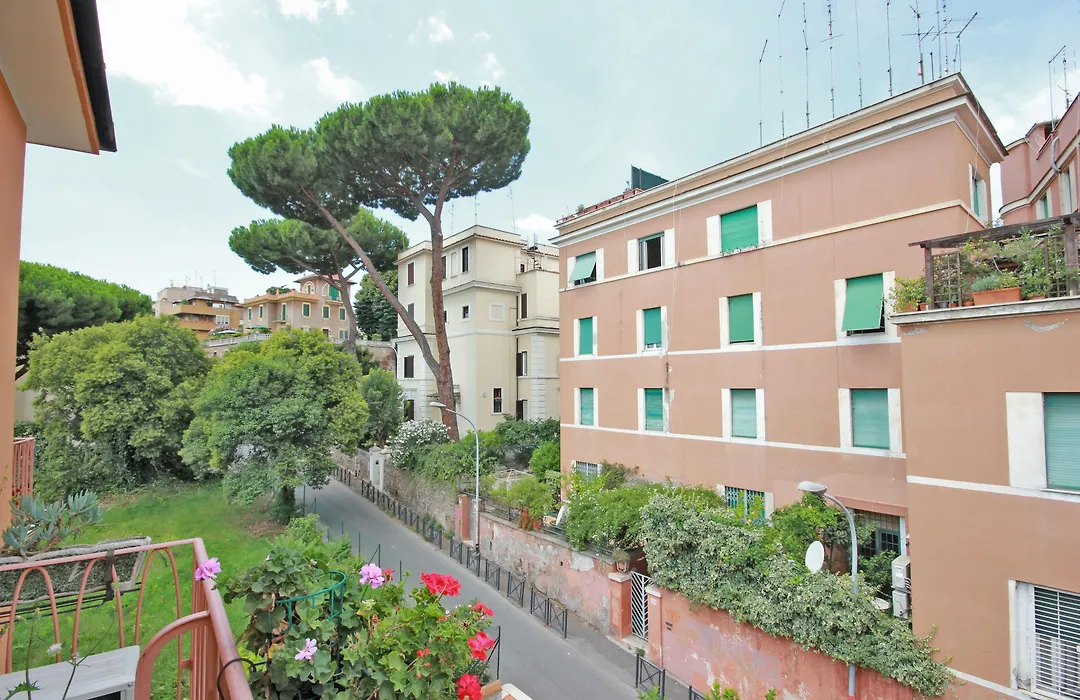 Scalini Di Trastevere-1