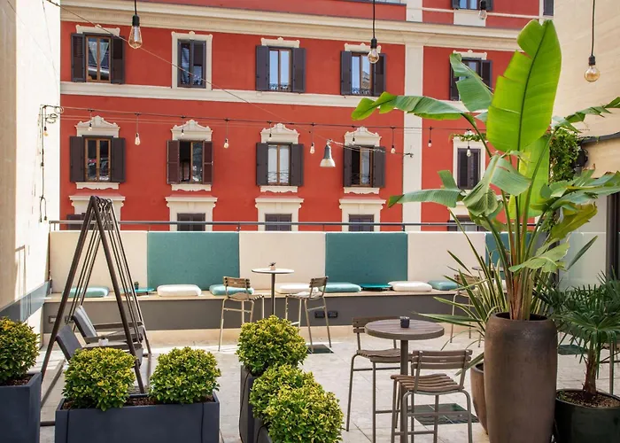 Family Hotel: The Spring House Hotel Rome Vatican, Tapestry Collection By Hilton