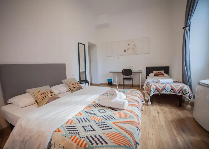 4 star hotel: Cosmo Guesthouse