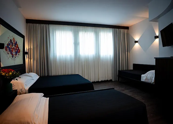 Twentyone Hotel