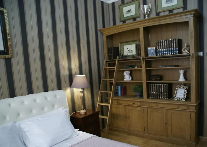 Hotel Jacuzzi: Landlord In Trastevere